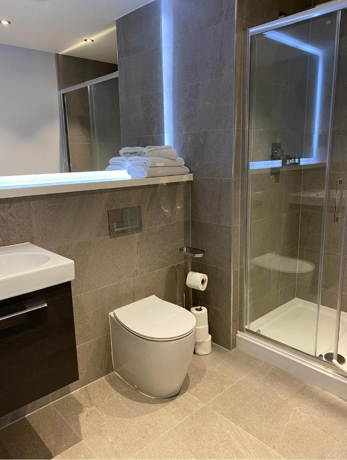 Mnitri Apartment Luton  Zewnętrze zdjęcie