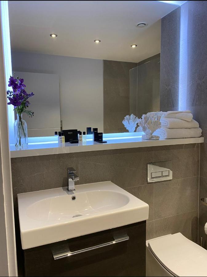 Mnitri Apartment Luton  Zewnętrze zdjęcie