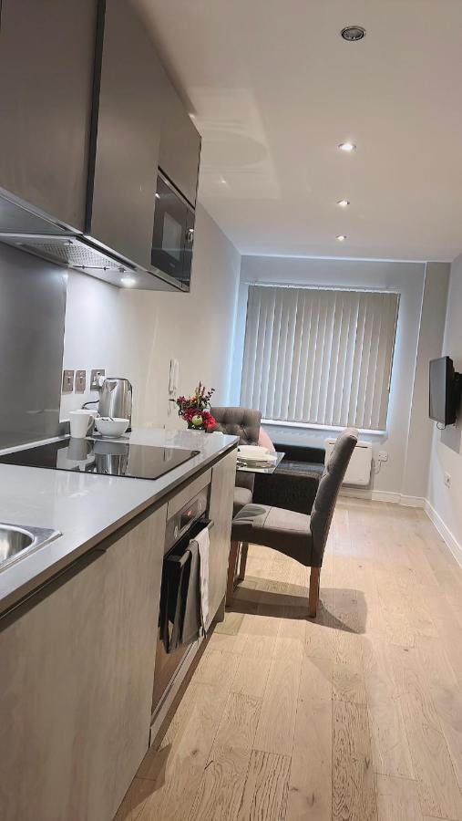 Mnitri Apartment Luton  Zewnętrze zdjęcie
