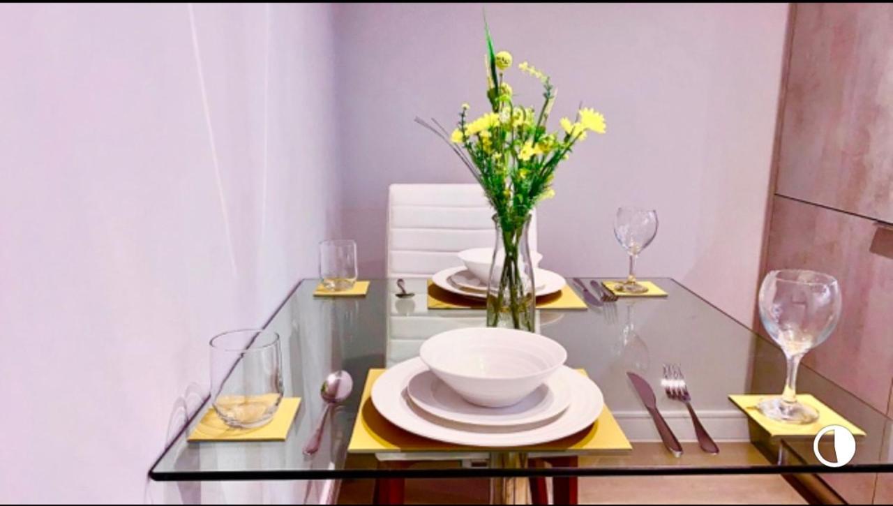 Mnitri Apartment Luton  Zewnętrze zdjęcie