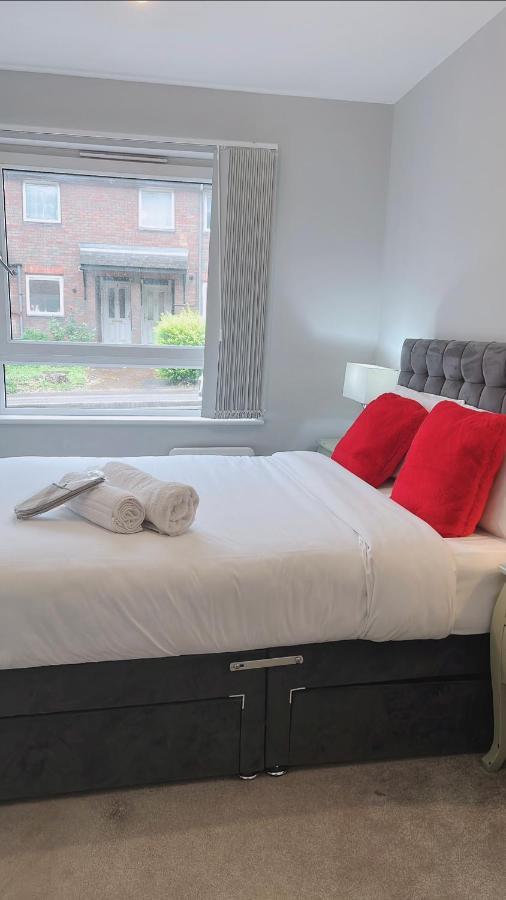 Mnitri Apartment Luton  Zewnętrze zdjęcie